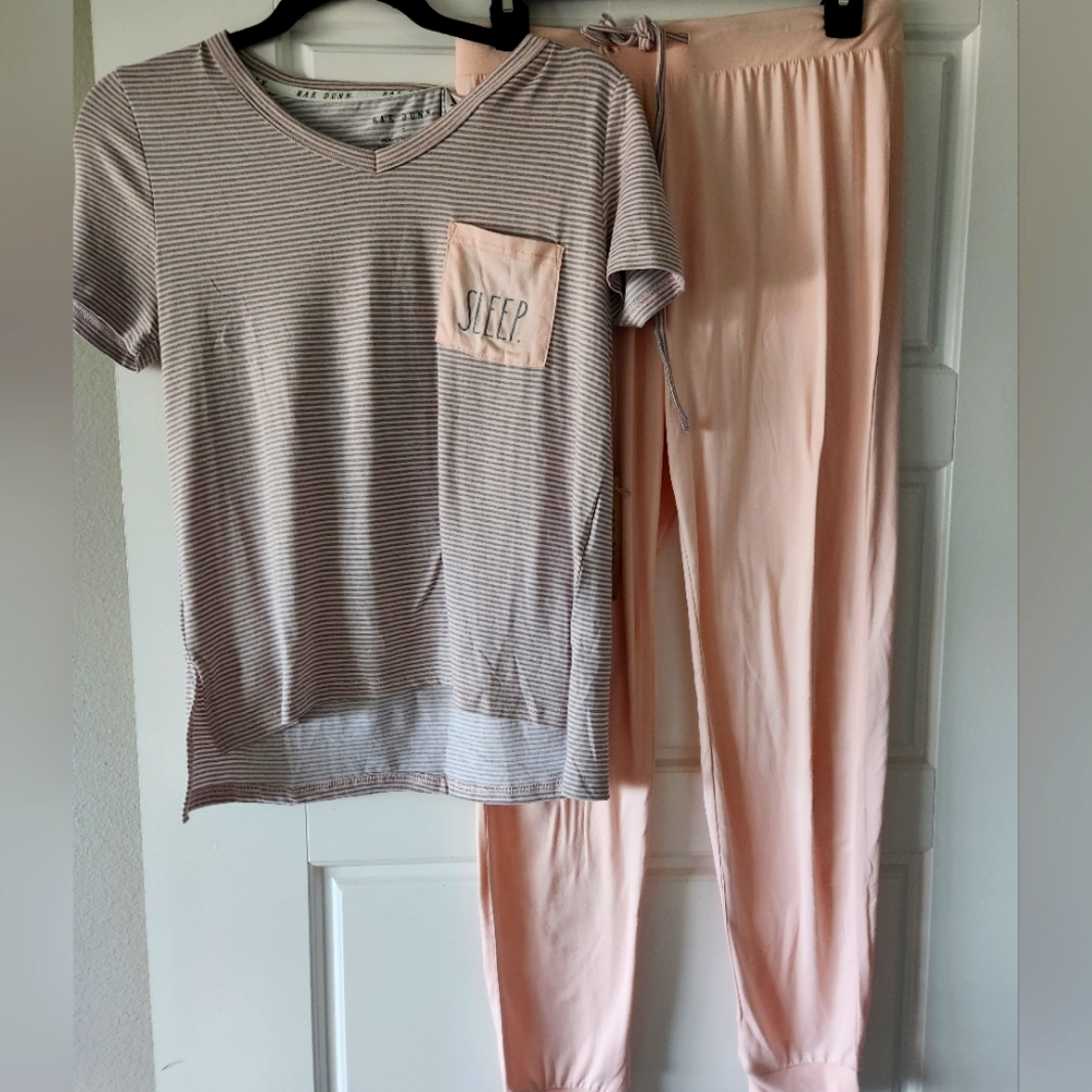 Rae Dunn pajama Set